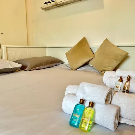 Διαμέρισμα Near Airport - Loft Universita 4 Posti Letto *